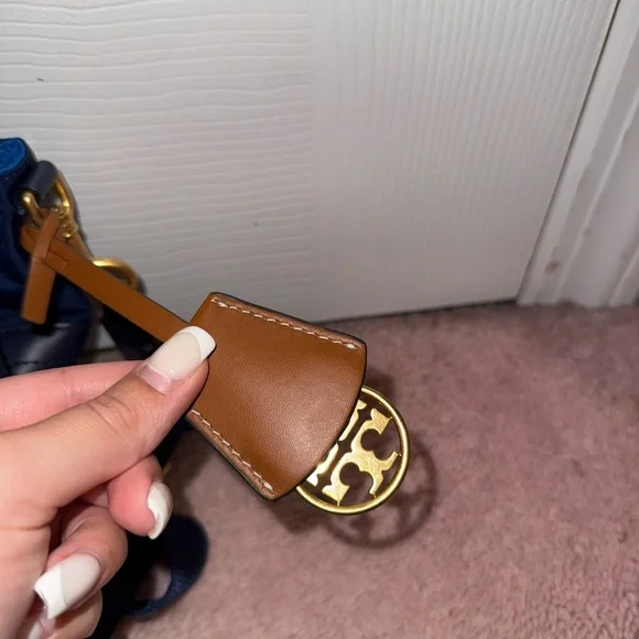Tory Burch Crossbody Strap in 🫐 - Picture 2 of 4
